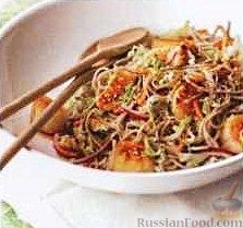 Салат из пекинской капусты, со спагетти и морскими гребешками