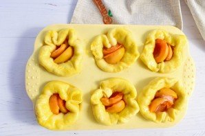 Пирожки с абрикосами